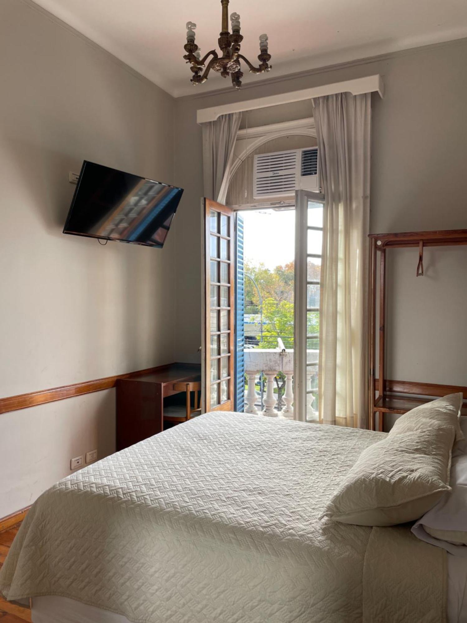 Hotel Vicente López Екстериор снимка